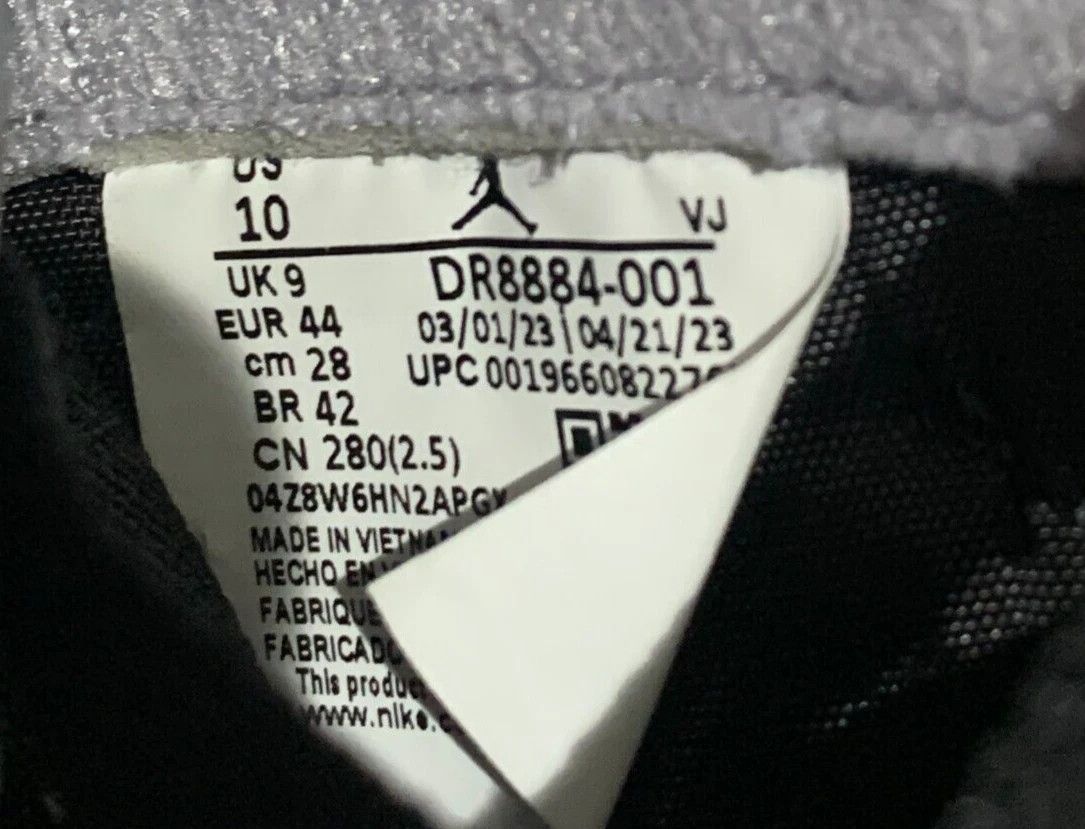 Jordan Brand AIR JORDAN 2 Black Cement Size US 10 / EU 43 - 7 Thumbnail