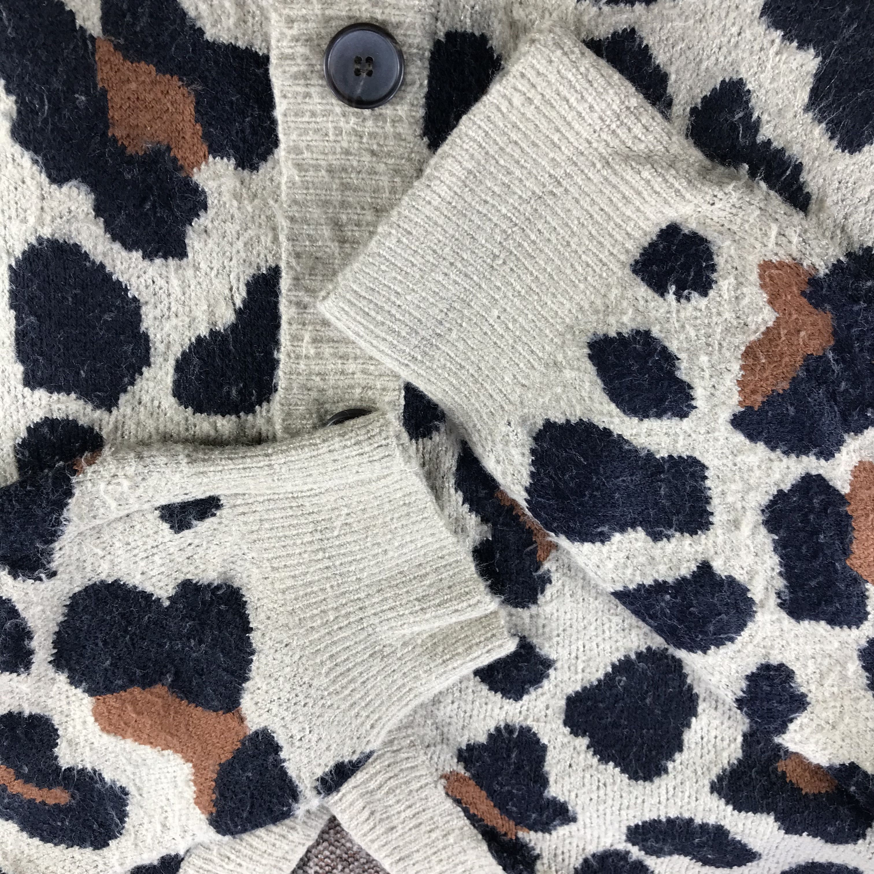 Vintage Vintage Leopard Knitwear Cardigan Size US L / EU 52-54 / 3 - 4 Thumbnail