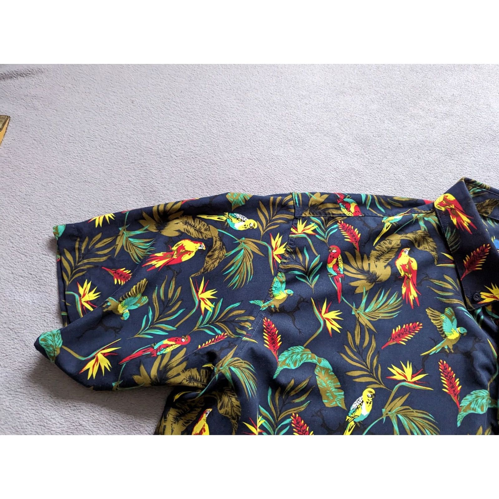 Cotton Traders Cotton Traders Parrots Button-Up Short Sleeve Shirt Mens 3XL Multicolor Cotton Traders Shirt Mens 3XL Short Sleeve Parrots Button-Up Mens Size US XXL / EU 58 / 5 - 5 Thumbnail