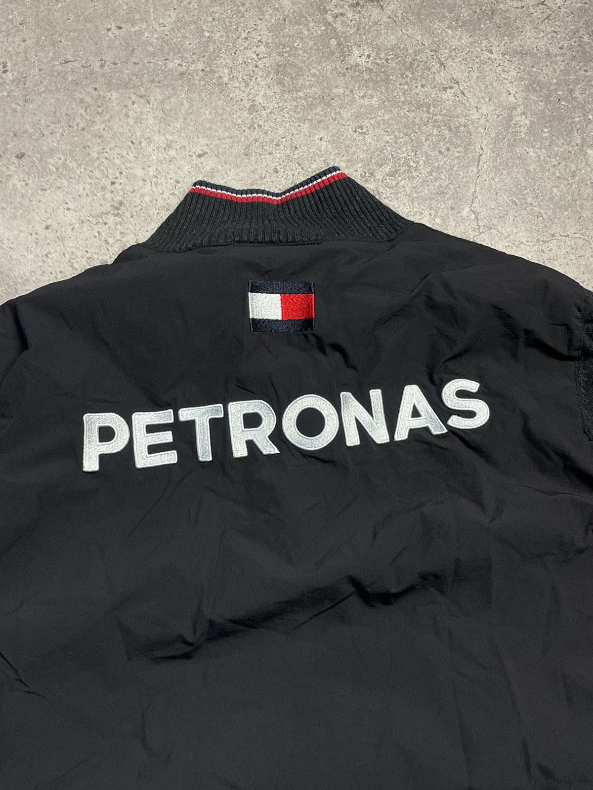 Formula 1 Mercedes Benz AMG Petronas Formula One Team Sweater Size US M / EU 48-50 / 2 - 5 Thumbnail