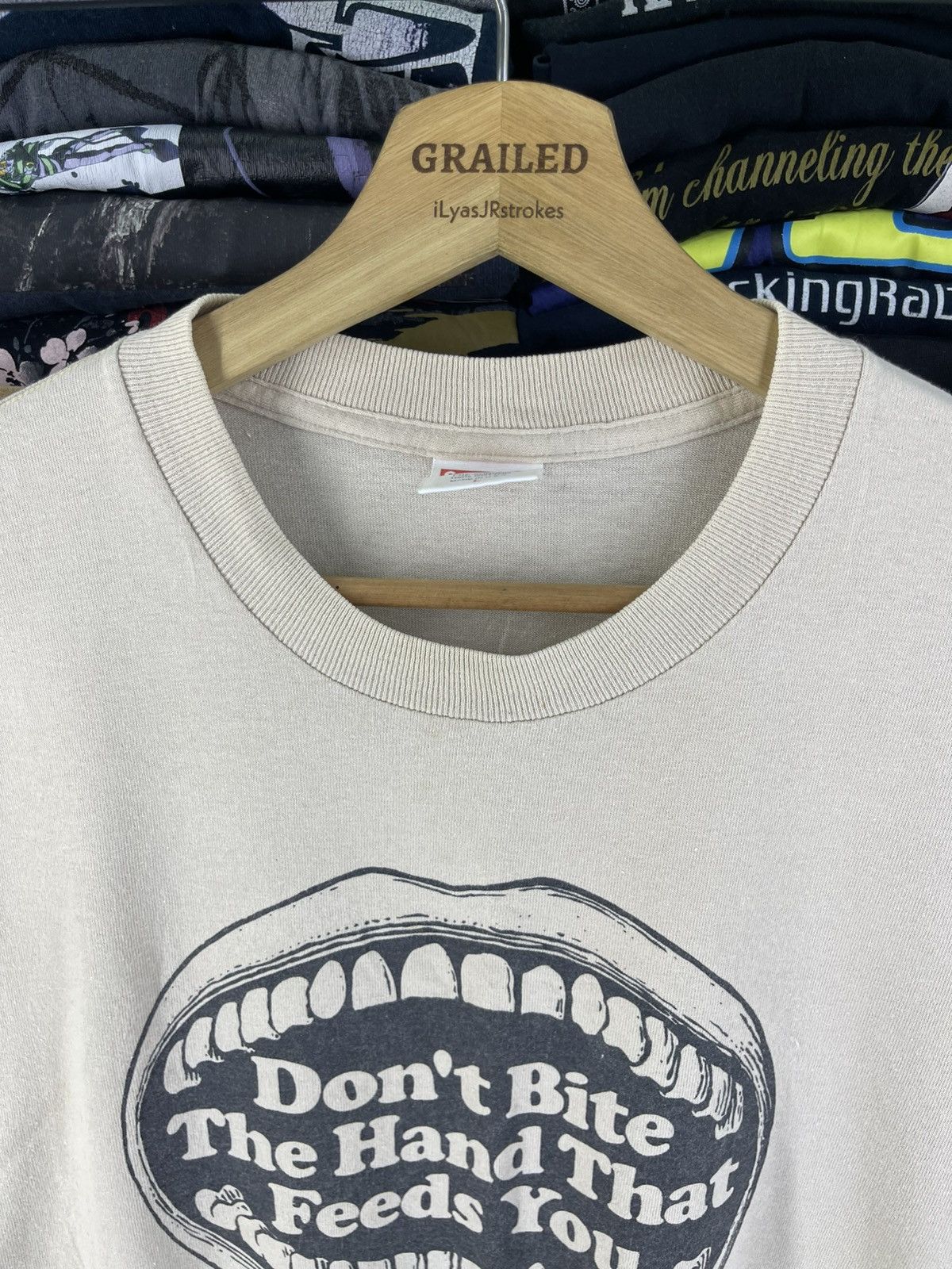 Supreme Supreme Don't Bite The Hand That Feeds You Tee from 2003 Size US L / EU 52-54 / 3 - 6 Thumbnail