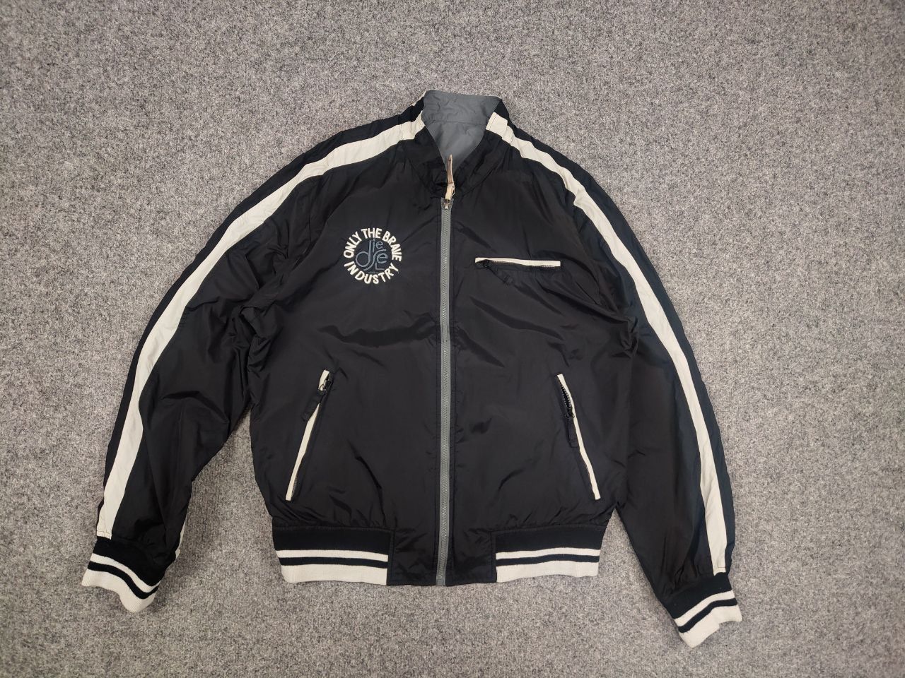 Diesel Vintage Y2K Diesel industry Logo Reversible Bomber Jacket Size US L / EU 52-54 / 3 - 8 Thumbnail
