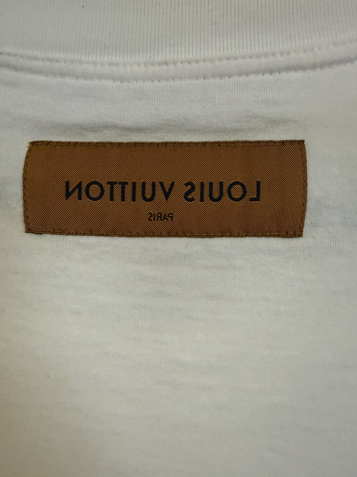 Louis Vuitton Louis Vuitton Embossed T Shirt Size US XL / EU 56 / 4 - 12 Thumbnail