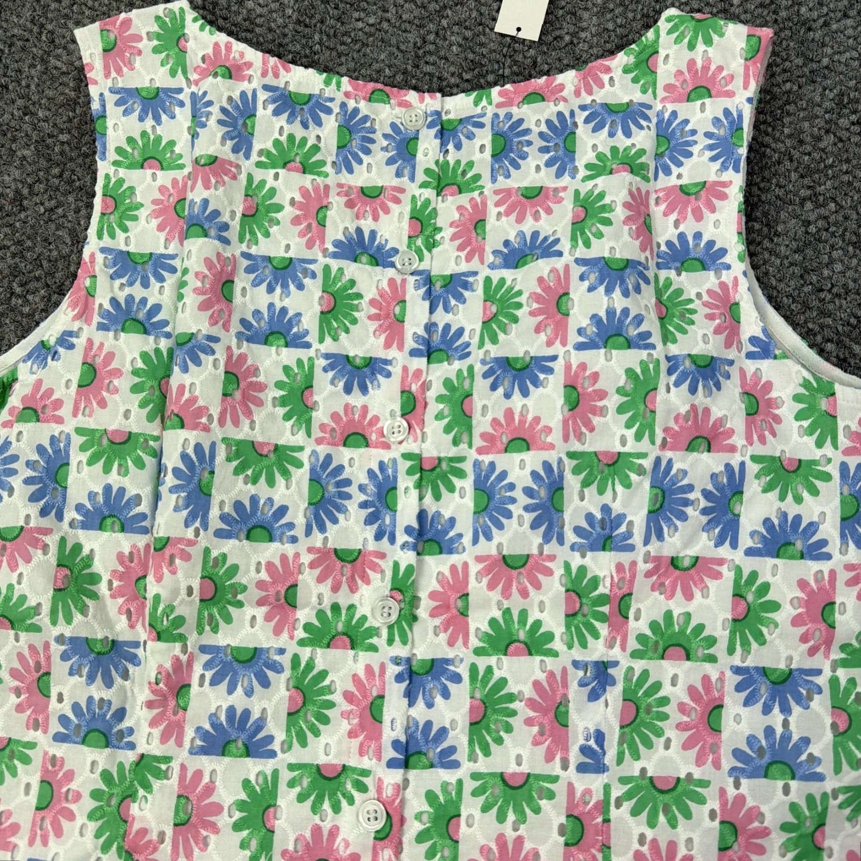 Talbots Talbots Blouse Womens Large Daisy Floral Eyelet Sleeveless Button Cotton Size L / US 10 / IT 46 - 7 Thumbnail