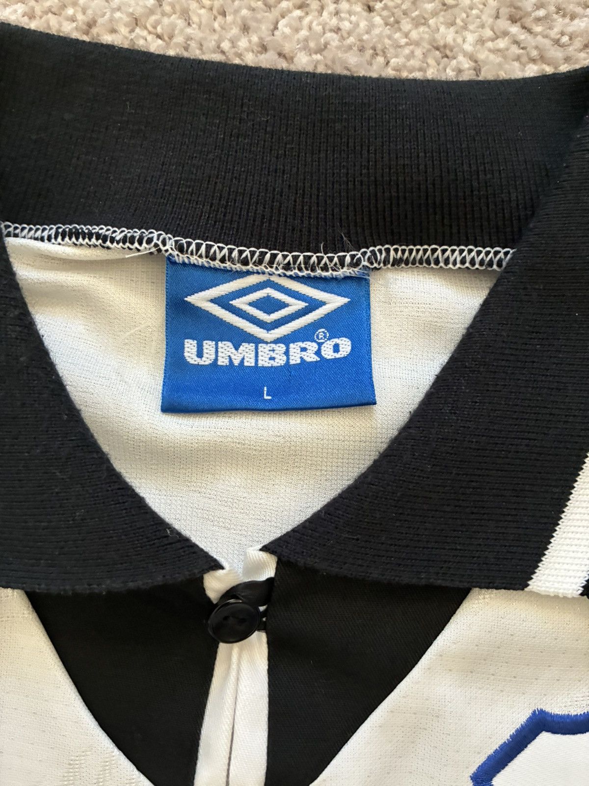 Umbro 1995/1996 Everton Away kit Size US L / EU 52-54 / 3 - 4 Thumbnail
