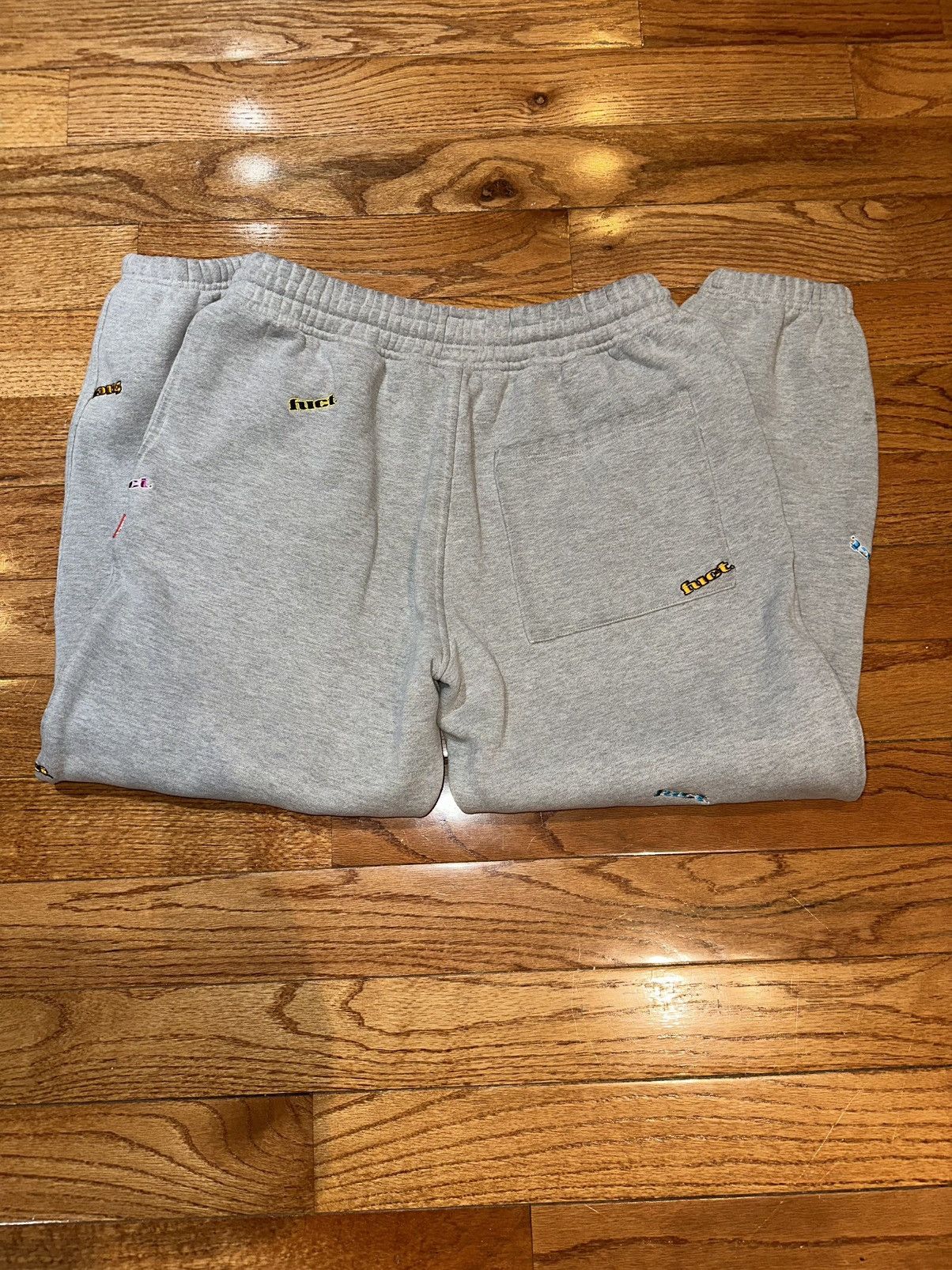 FUCT FUCT All Over Logo Patch Sweatpants Size US 34 / EU 50 - 3 Thumbnail