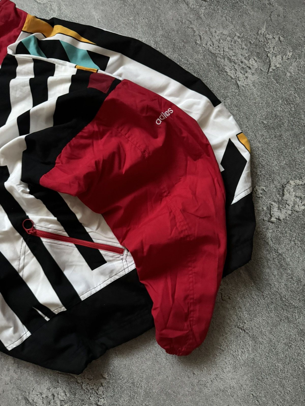 Adidas × Vintage Adidas M all printed multicolour zip bomber olympic jacket Size US M / EU 48-50 / 2 - 3 Thumbnail
