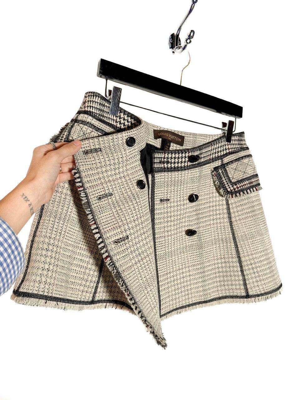 Louis Vuitton Louis Vuitton Houndstooth Tweed Overlapping Mini Skirt Size 28" / US 6 / IT 42 - 6 Thumbnail