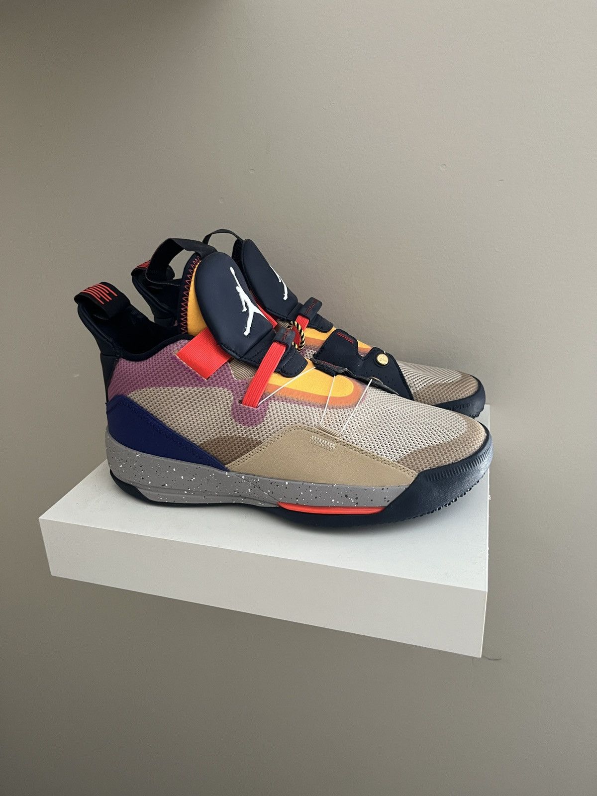 Jordan Brand × Nike Air Jordan XXXIII Size US 8 / EU 41 - 1 Thumbnail