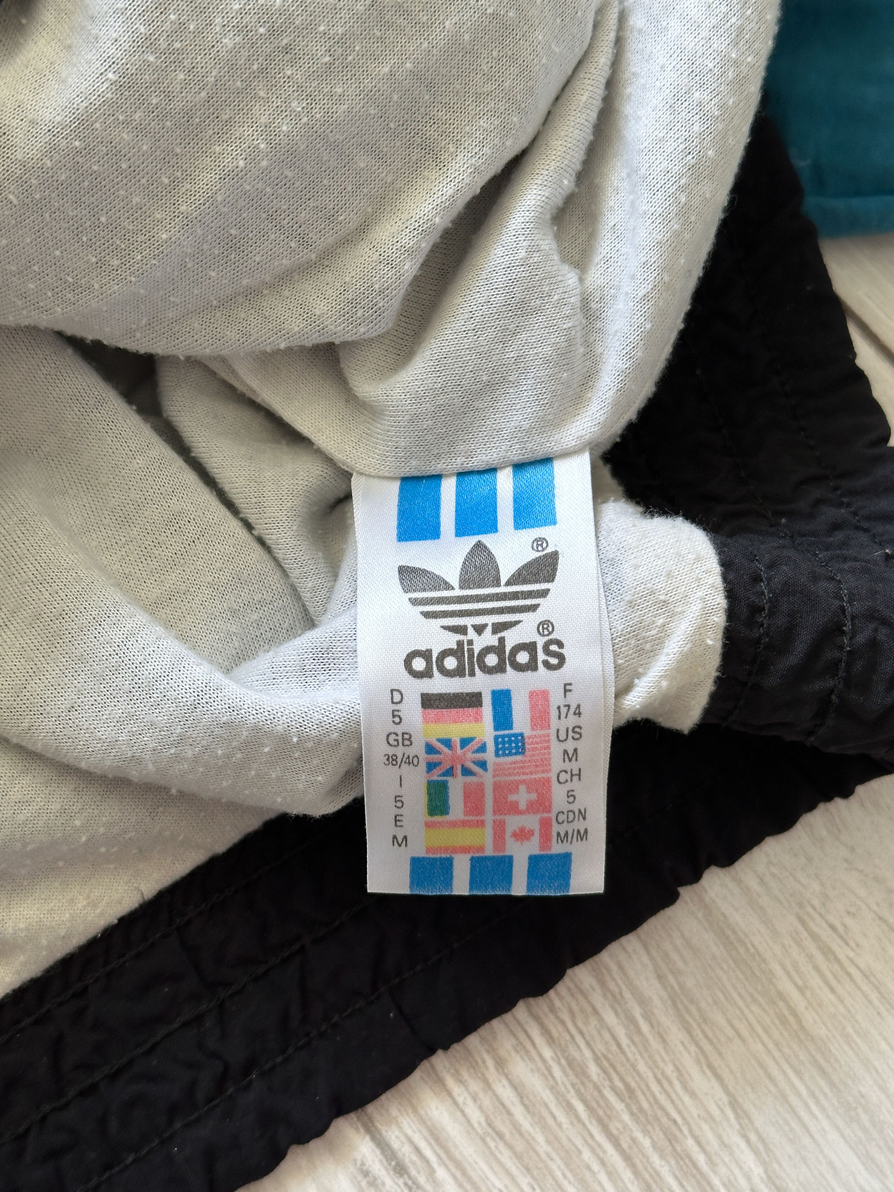 Adidas Vintage Adidas Light Nylon Track Jacket Size US L / EU 52-54 / 3 - 8 Thumbnail
