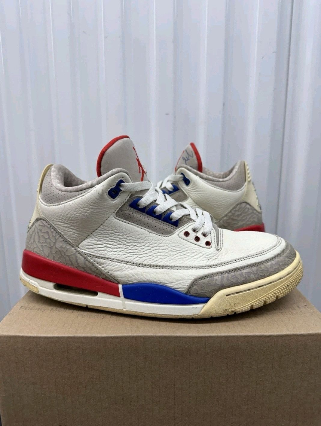 Jordan Brand Nike Air Jordan Retro 3 International Flight Size 10.5 Men Size US 10.5 / EU 43-44 - 1 Thumbnail