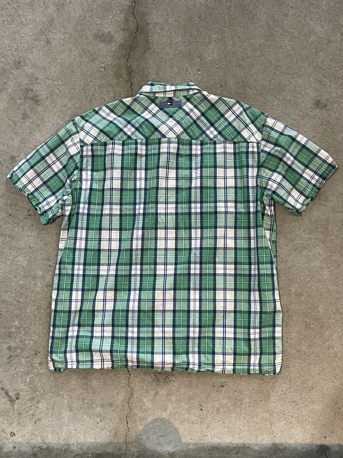 Tommy Hilfiger Tommy Hilfiger Button Up Plaid Shirt Size US XL / EU 56 / 4 - 2 Thumbnail