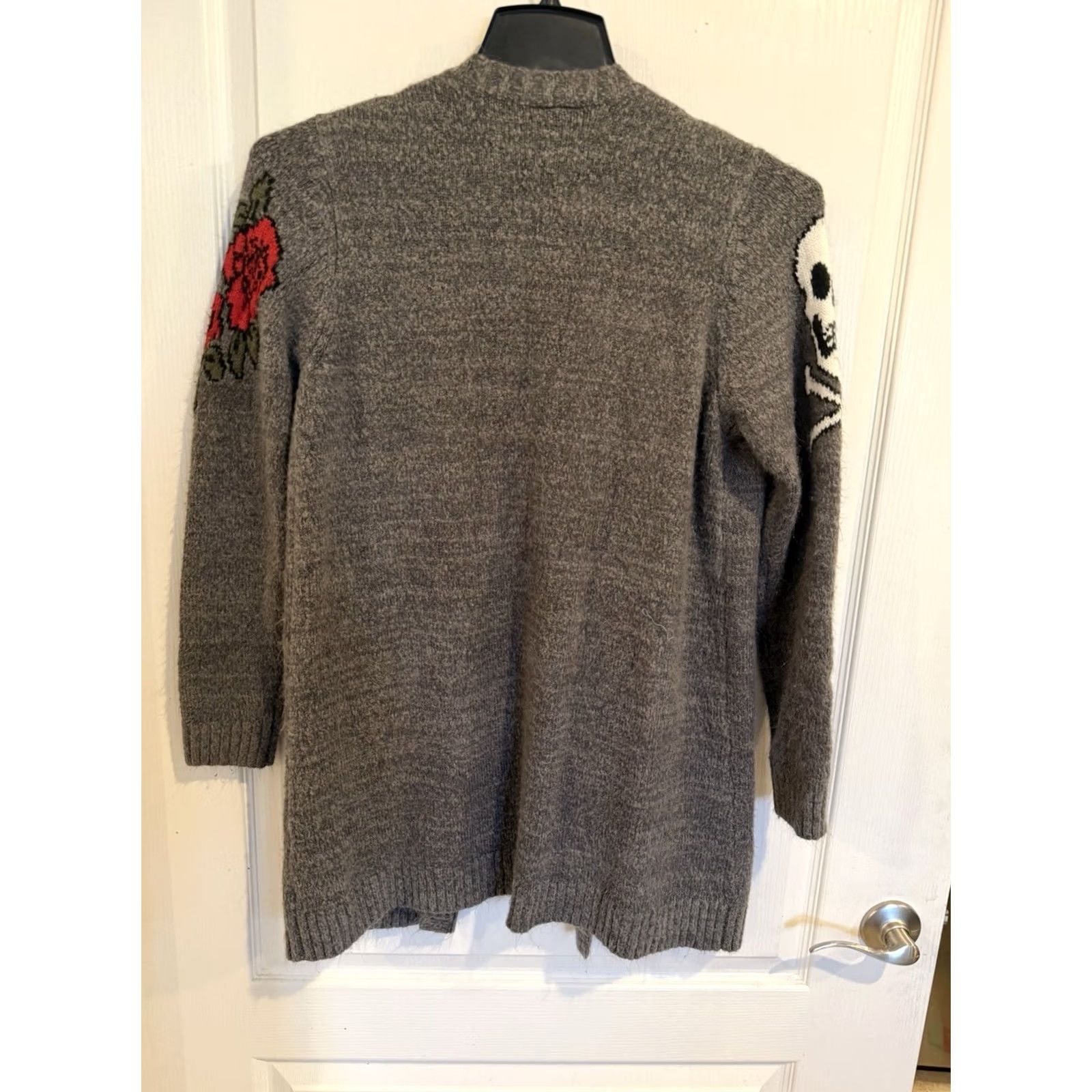 Torrid Torrid Cardigan Women Skull Rose Open Front Gray L Large Sweater Size L / US 10 / IT 46 - 6 Thumbnail