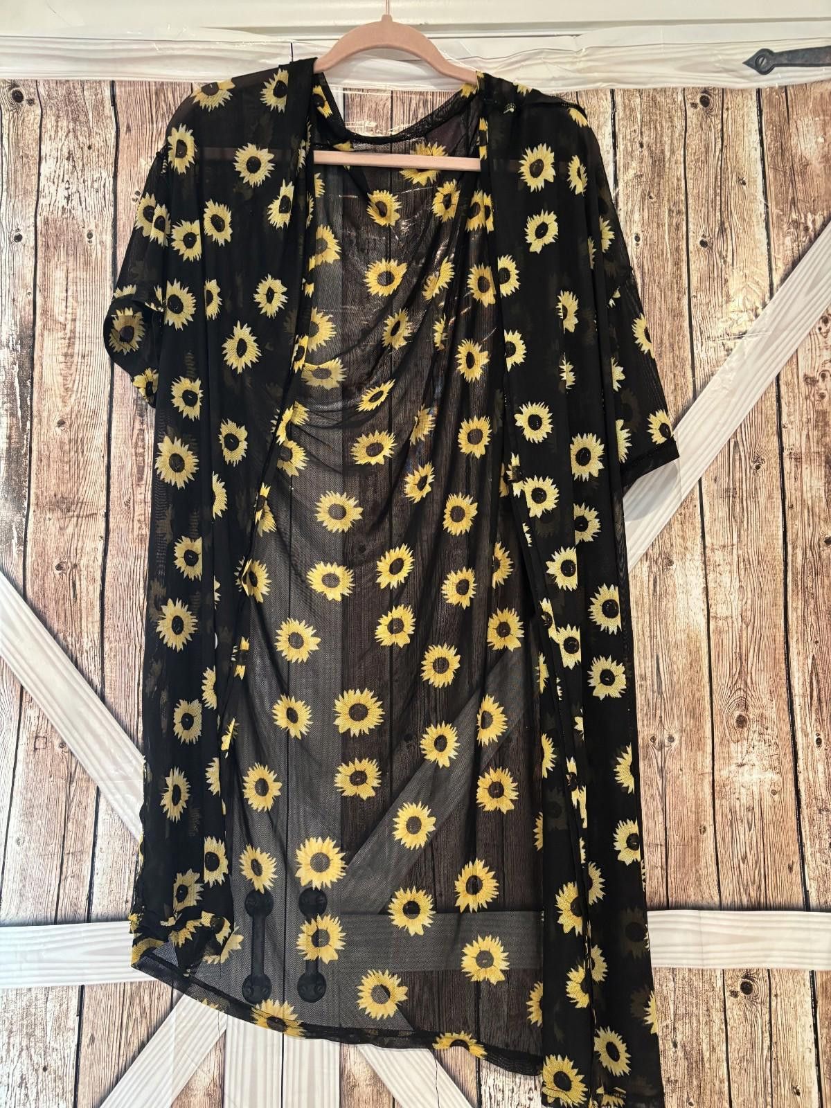 Designer Womans Love Maternity maternity scheer sunflower top #276 Size XXL / US 16-18 / IT 52-54 - 1 Thumbnail