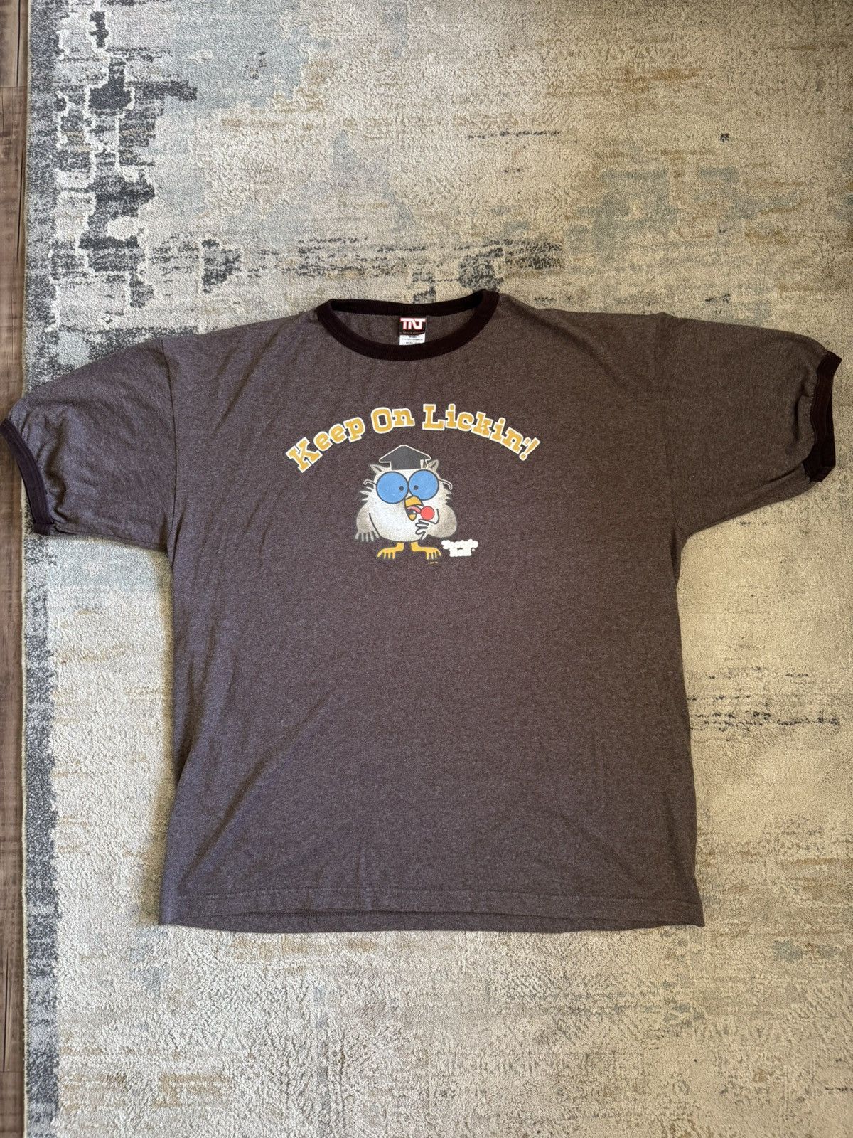 Vintage TNT 2006 Ringer Tootsie Roll Graphic Tee Size US XL / EU 56 / 4 - 1 Thumbnail