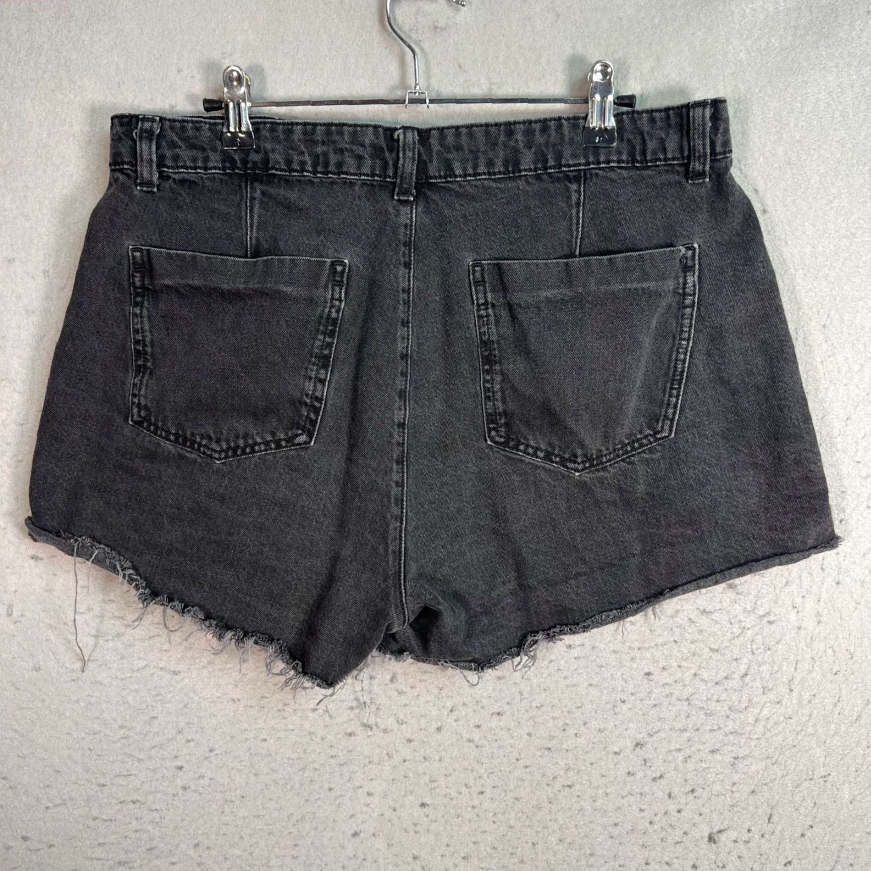 Zara Zara Shorts Womens Large Black Asymmetrical Denim 100% Cotton Button Frayed Hem Size 36" / US 14 / IT 50 - 2 Thumbnail