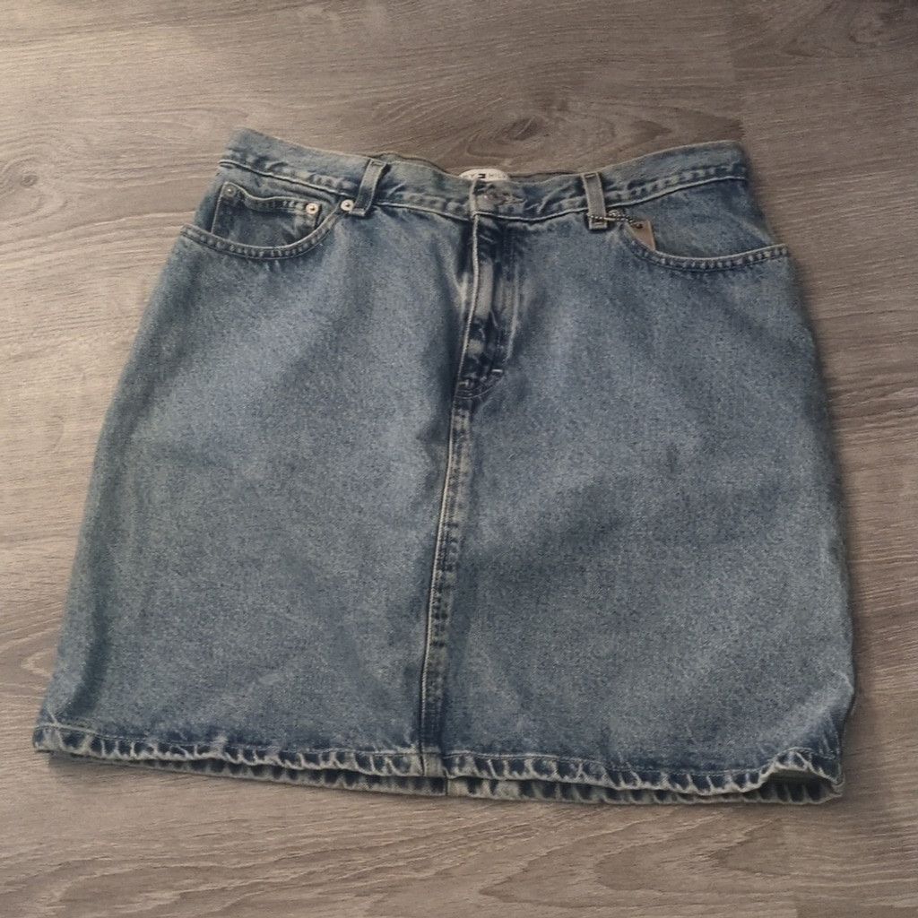 Tommy Hilfiger Tommy Hilfiger Vintage Y2K A Line 5 pocket skirt size 14 Size 33" - 1 Thumbnail