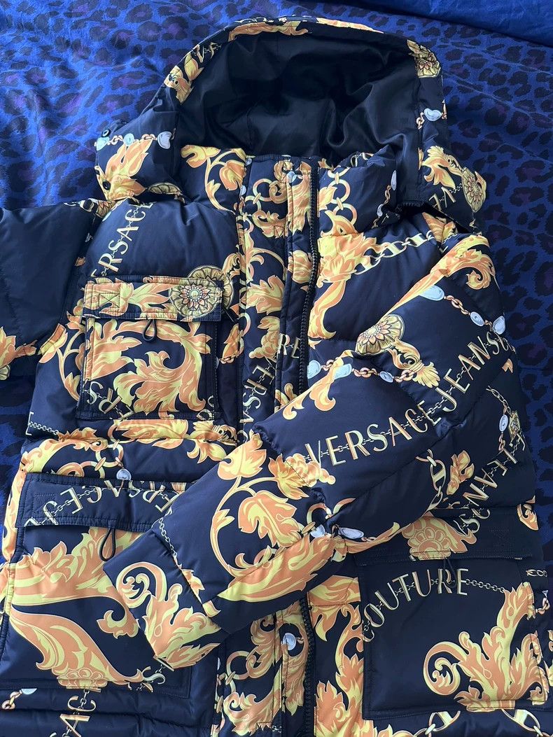 Versace Versace Classic gold flower down jacket Size US M / EU 48-50 / 2 - 7 Thumbnail