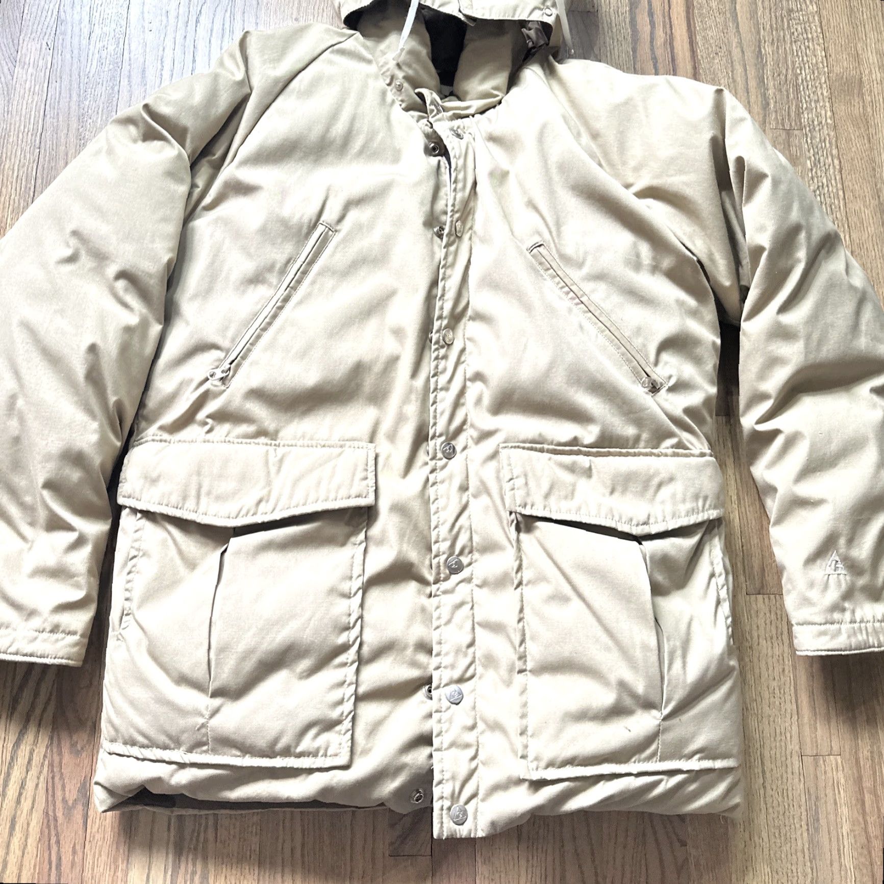 Vintage VINTAGE Gerry Expedition Puffer Jacket Hood Beige M Men Down Ski 1960s 1970s Rare Size US M / EU 48-50 / 2 - 5 Thumbnail