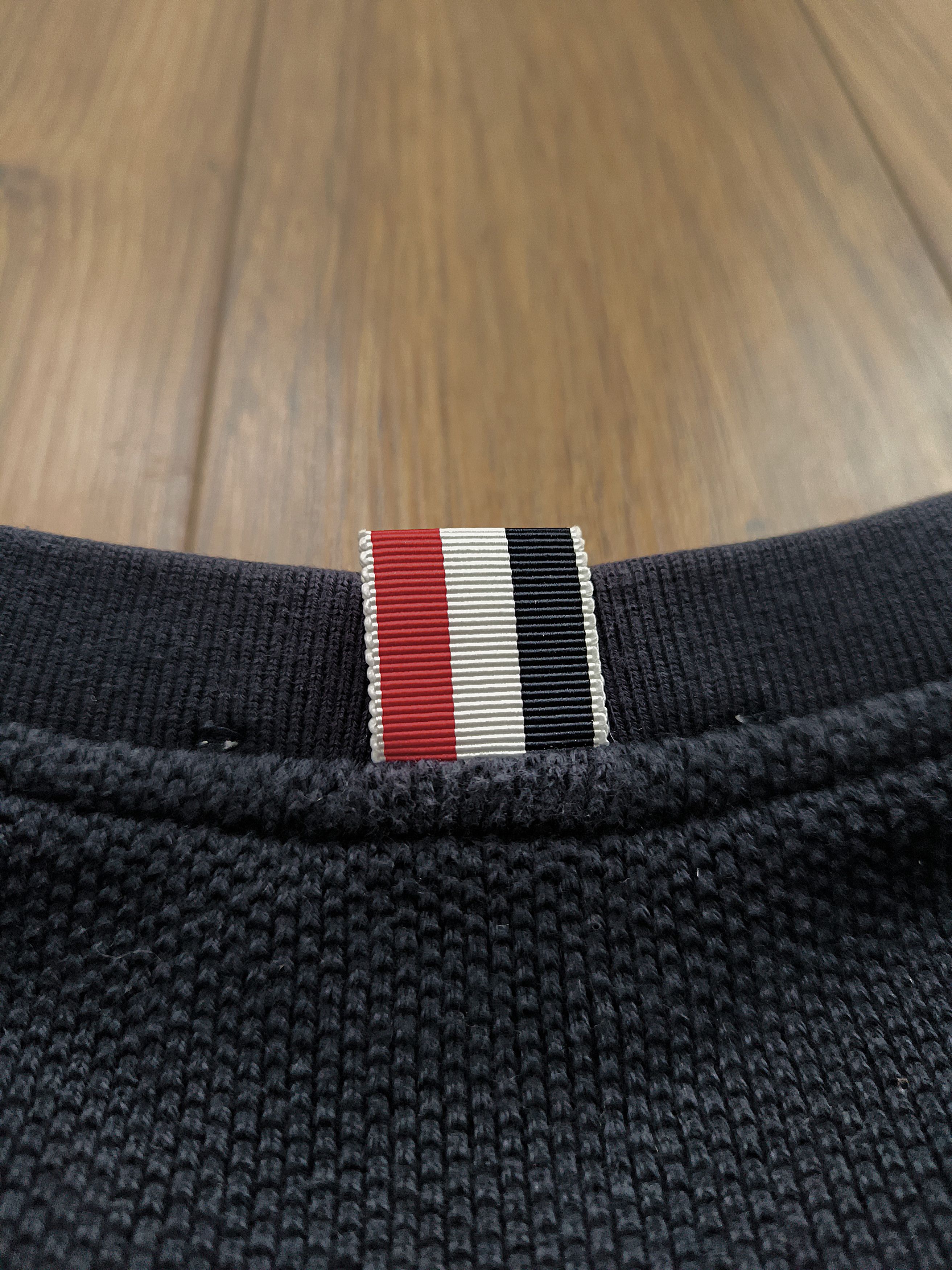 Thom Browne Thom Browne Navy Crewneck, size 4, good condition plus Size US XL / EU 56 / 4 - 4 Thumbnail
