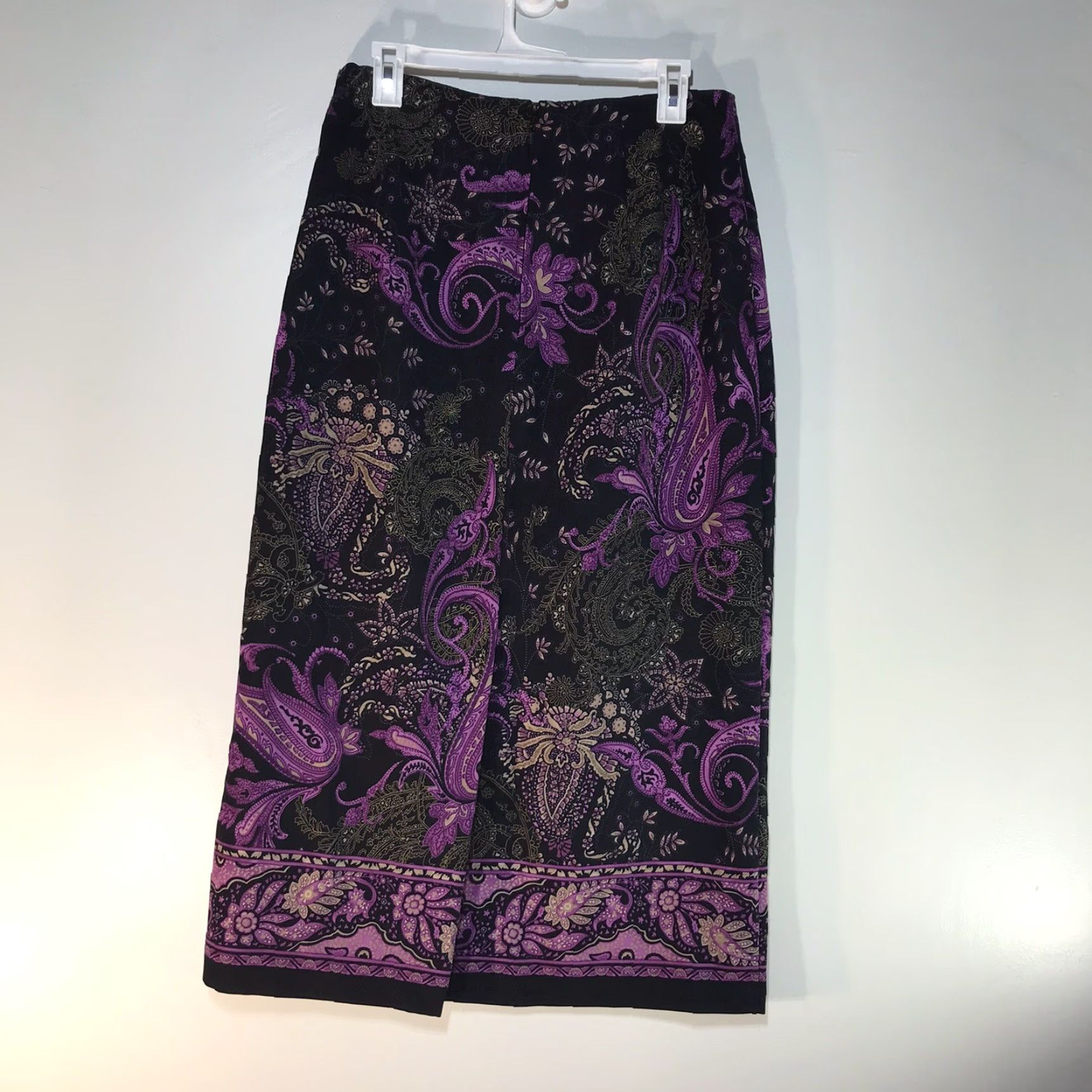 Velvet Briggs Skirt Womens Size 12 Midi Velvet Paisley Straight Modern Bohemian City Art Black Multicolor Zip Slit 33in Waist 30in Regular Size 34" / US 12 / IT 48 - 4 Thumbnail