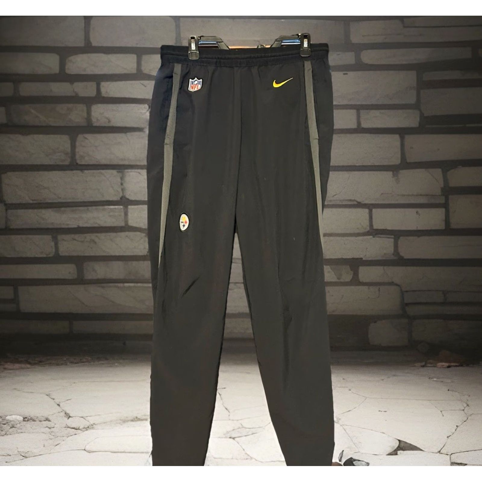 Nike Nike Steelers Dri Fit Tack Joggers Pants Men M Black NFL Elastic Waist Size US 31 - 7 Thumbnail