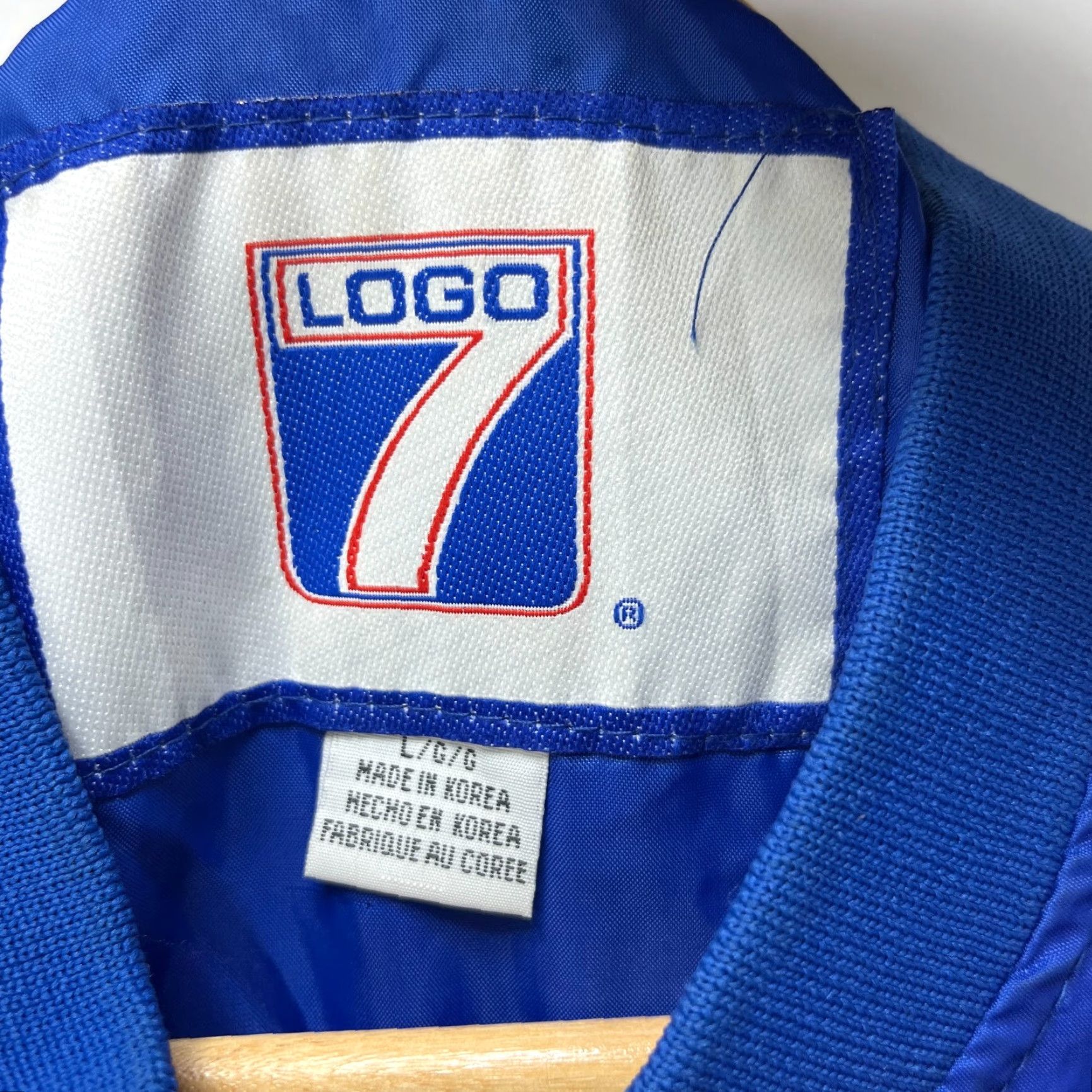 Logo 7 Vintage 90s Logo 7 Kentucky Wildcats Blue Windbreaker Jacket L User: Vintage 90s Logo 7 Kentucky Wildcats Blue Windbreaker Jacket L Size US L / EU 52-54 / 3 - 3 Thumbnail