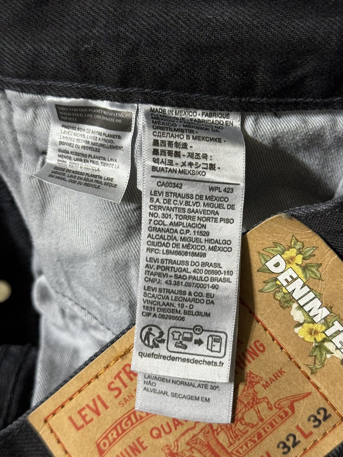 DENIM TEARS Denim Tears Levis 501 Cotton Wreath Denim Jean Black 32 Size US 32 / EU 48 - 6 Thumbnail