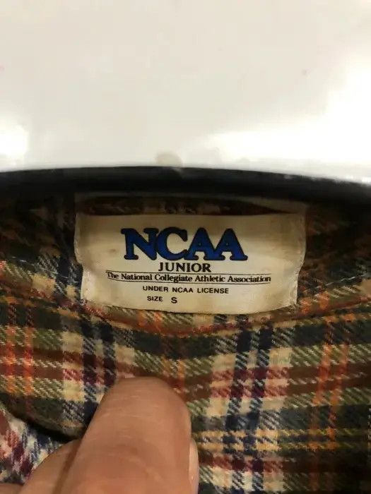 Flannel × NCAA × Vintage Vintage NCAA Plaid Tartan Flannel Shirt 👕 Size US S / EU 44-46 / 1 - 3 Thumbnail