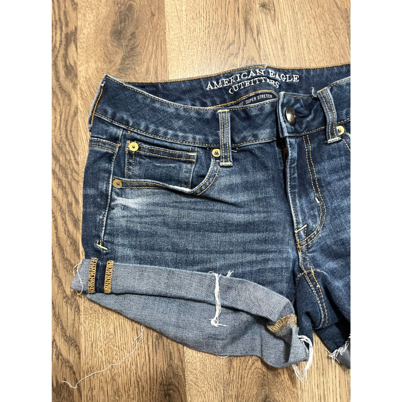 American Eagle Outfitters American Eagle Outfitters Shorts Women 2 Denim Cuffed Super Stretch Blue 3 in Inseam Casual Modern Regular Facet: AE0 Size 26" / US 2 / IT 38 - 3 Thumbnail