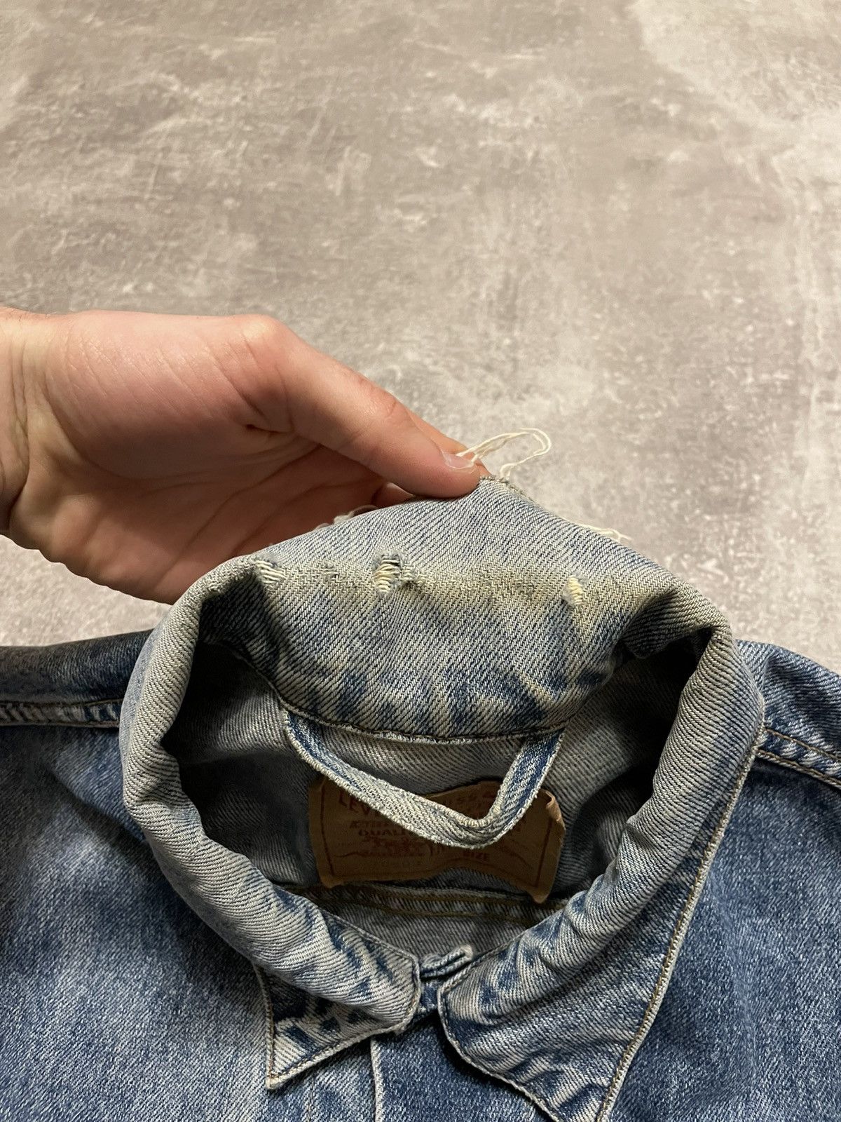 Levi's Vintage Levis Distressed Denim Jacket 90s Size L Men’s Size US L / EU 52-54 / 3 - 14 Thumbnail