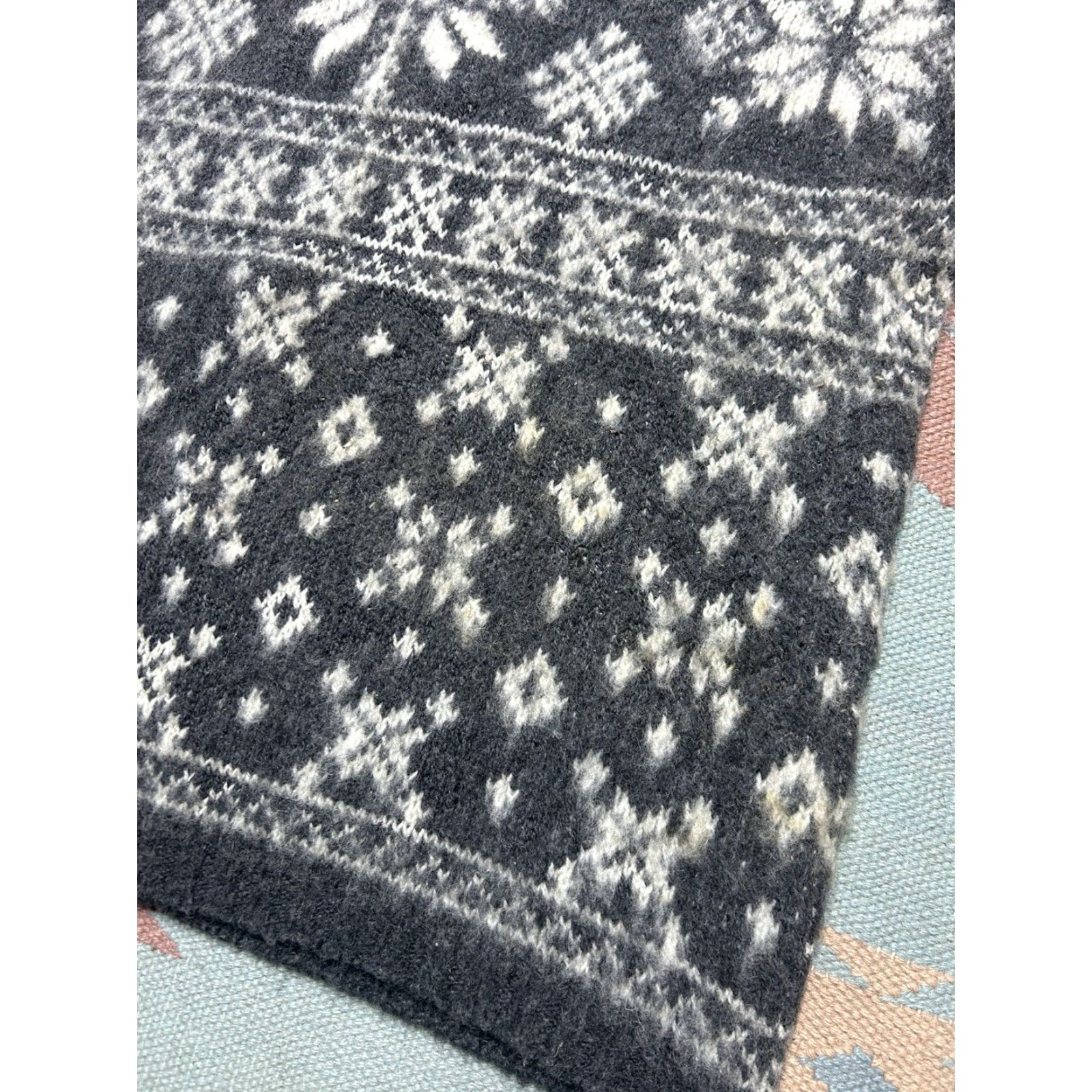 Vintage VINTAGE Woolrich Sweater Wool Knit Fair Isle Pullover Women’s Medium Gray Snowflake Size M / US 6-8 / IT 42-44 - 3 Thumbnail