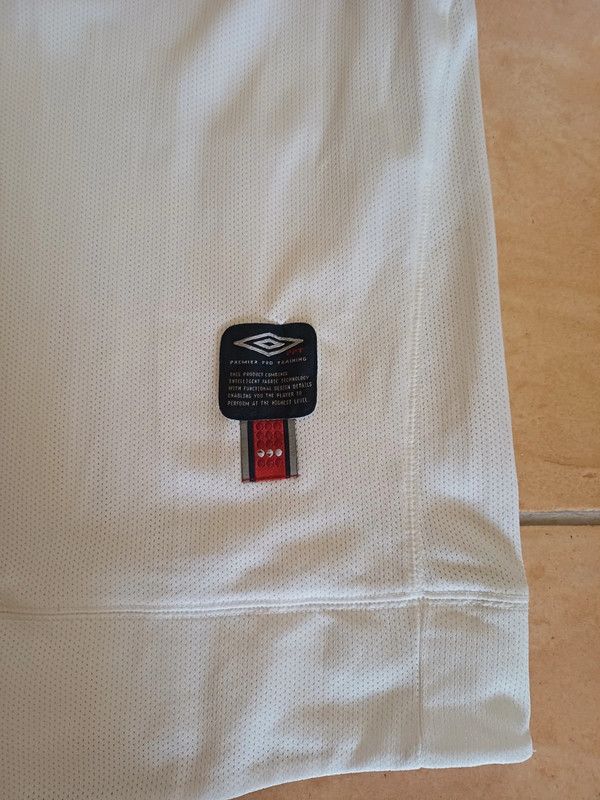 Umbro Umbro 2002 England training shirt Size US M / EU 48-50 / 2 - 6 Thumbnail