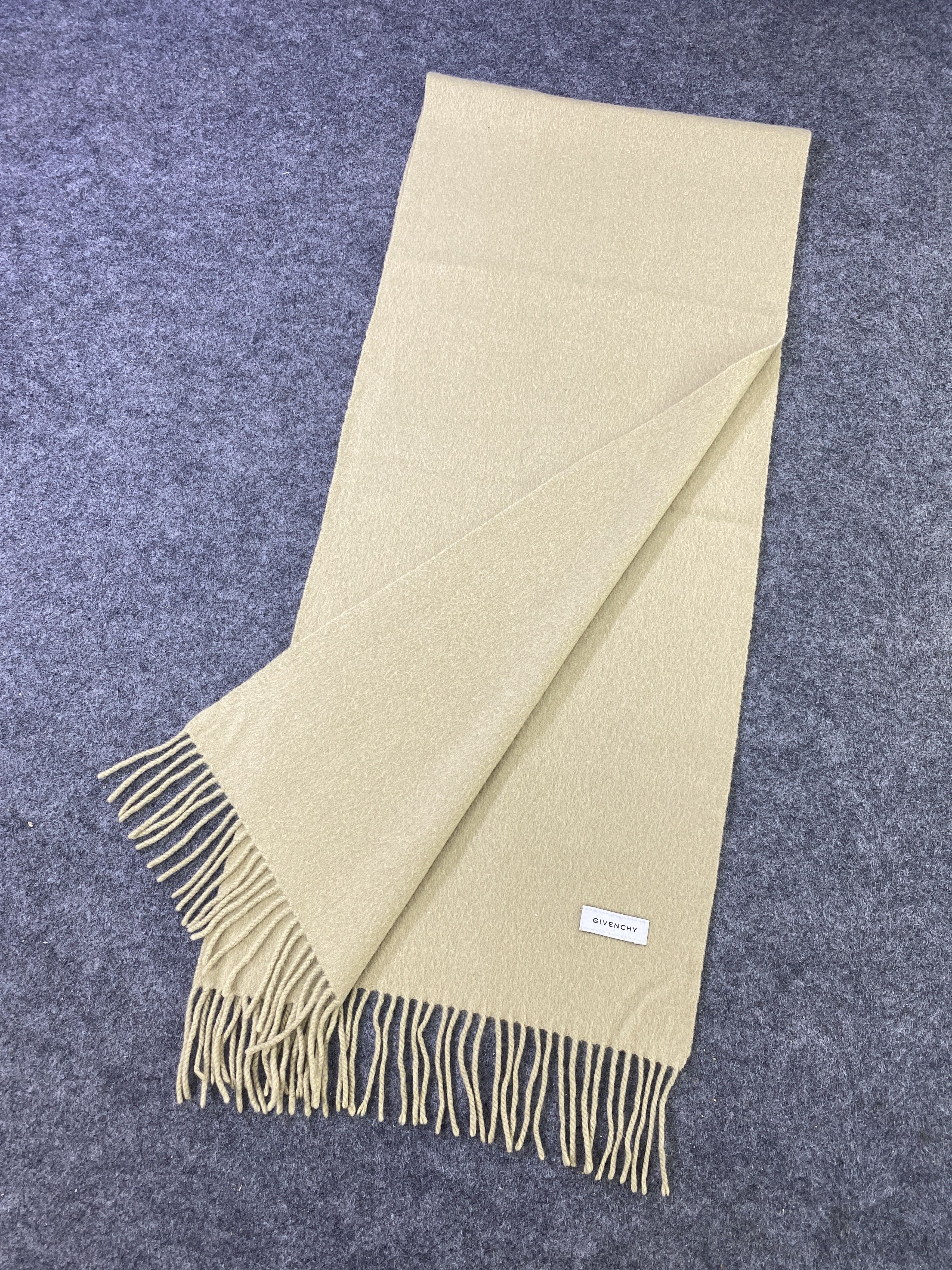 Givenchy Givenchy Scarf / Muffler / Neckwear -T996 Size ONE SIZE - 3 Thumbnail