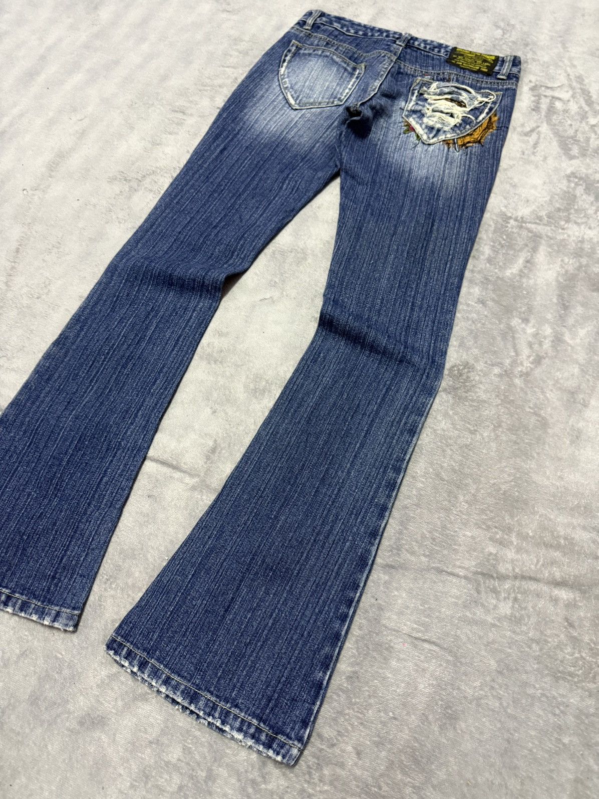 Japanese Brand Awesome Denim Paradise Distressed Embroidered Flare Jeans Size 28" / US 6 / IT 42 - 11 Thumbnail