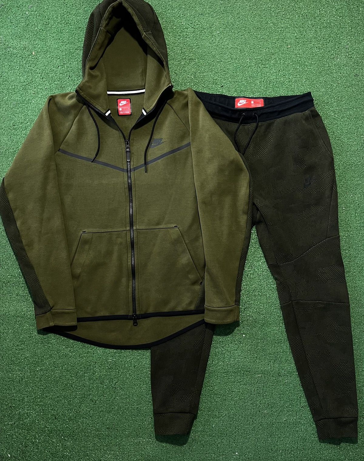 image of Nike Tech Fleece Tracksuit Hoodie + Joggers Khaki, Men's (Size Small)