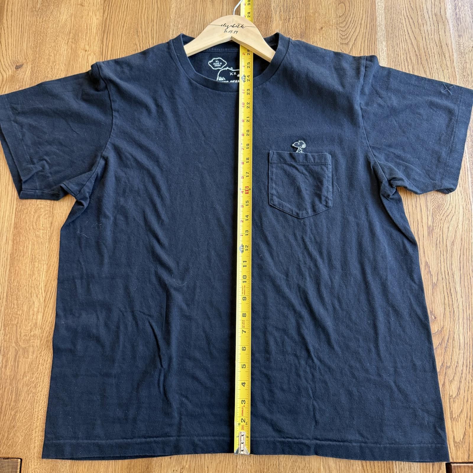 Uniqlo KAWS Uniqlo Snoopy Pocket T-Shirt Rare Size XL Size US XL / EU 56 / 4 - 4 Thumbnail