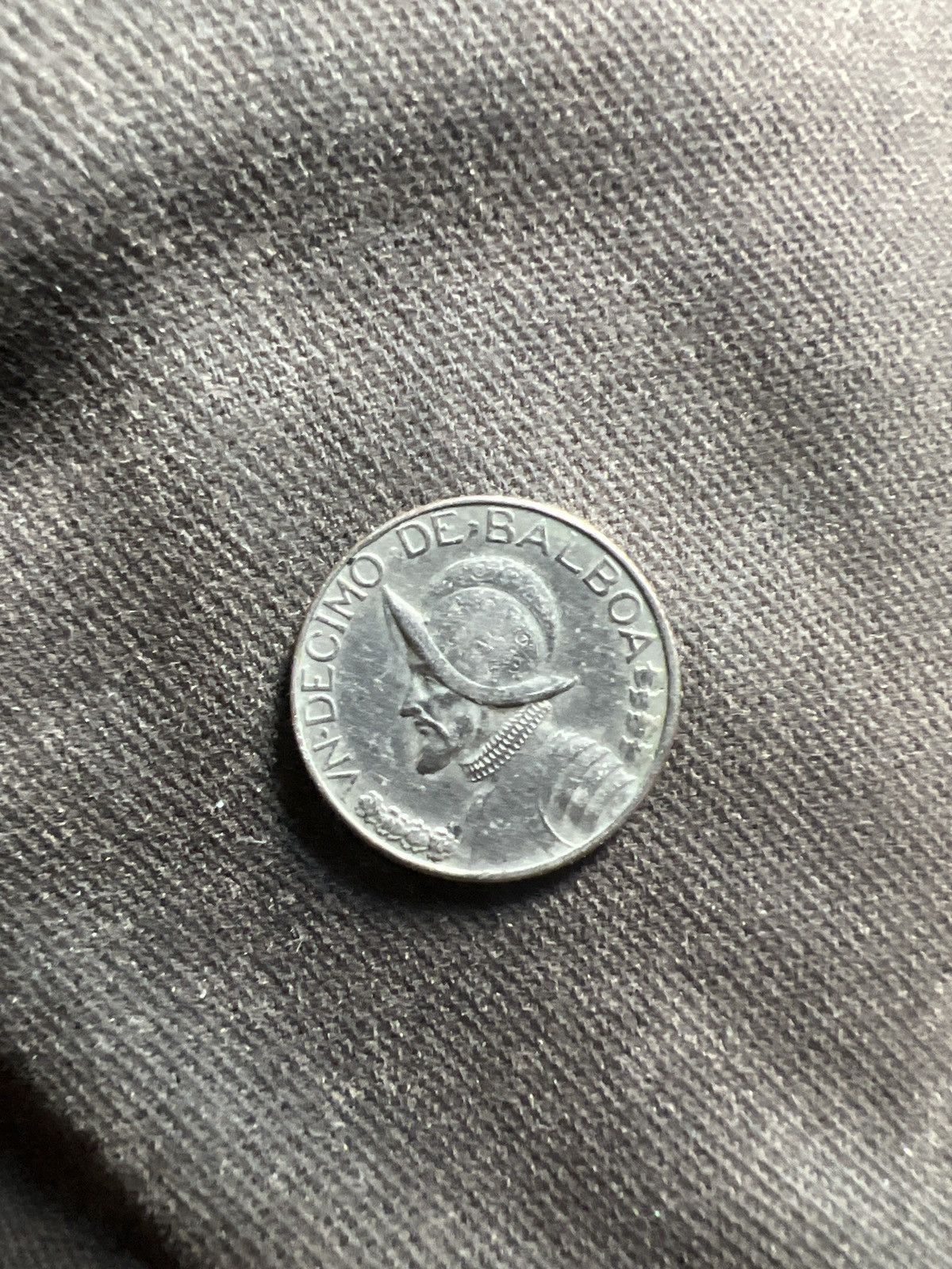 Vintage 1973 Panamanian Balboa Coin Size ONE SIZE - 1 Thumbnail