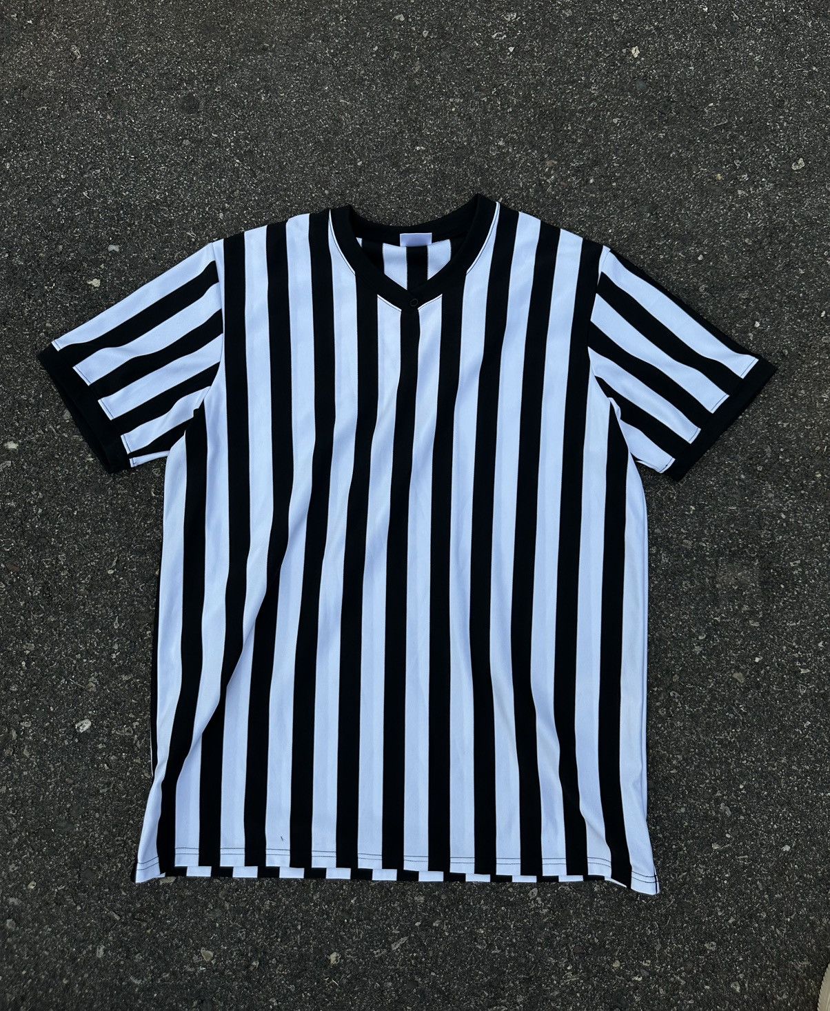 Other Black/White stripped soccer jersey Size US L / EU 52-54 / 3 - 1 Thumbnail