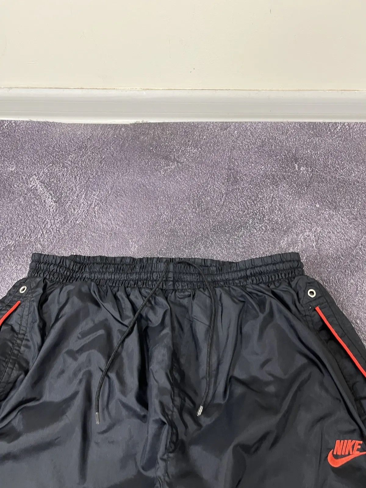 Nike × Vintage Vintage 90s Nike Swoosh Retro Hype Black Nylon Track Pants Size US 32 / EU 48 - 9 Thumbnail