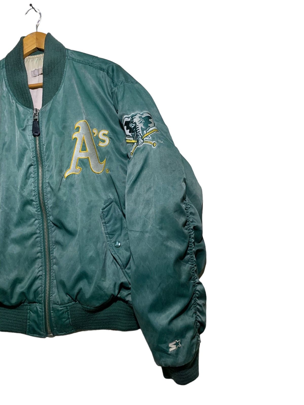 MLB 🔥A’s MLB BY STARTER BOMBER JACKETS Size US L / EU 52-54 / 3 - 3 Thumbnail