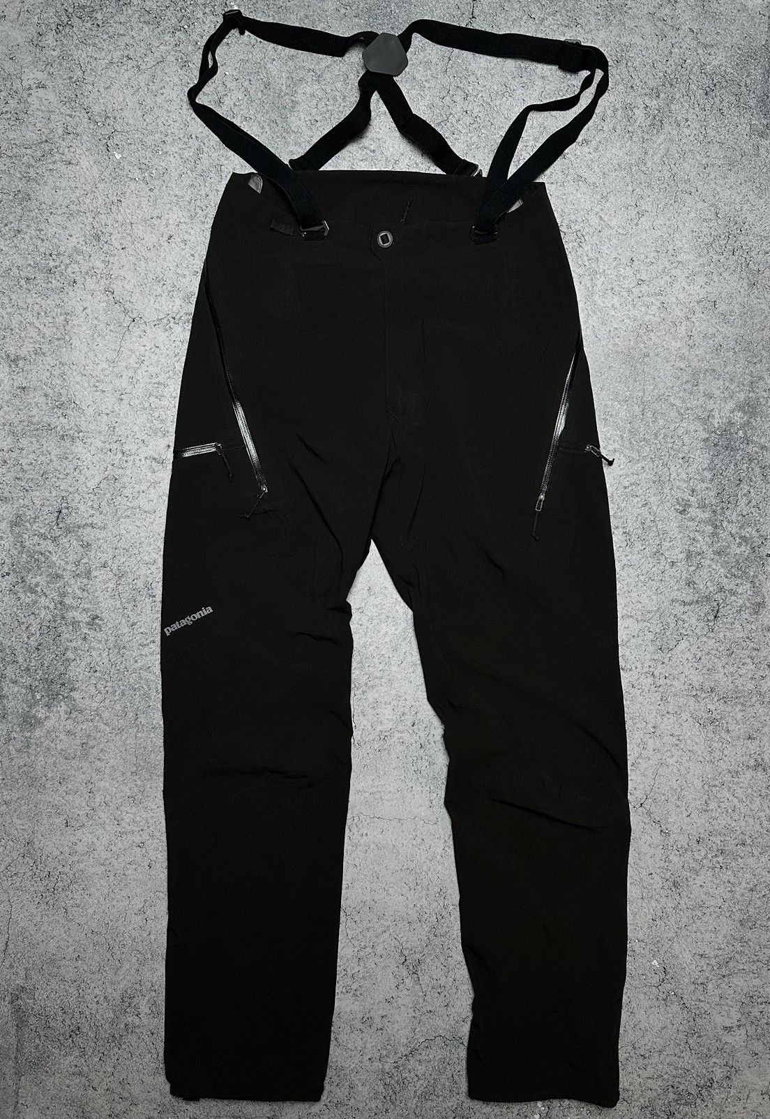 image of Outdoor Life x Patagonia Men's Patagonia H2No Snow Bib Recco Ski Pants Overalls in Black (Size 33)