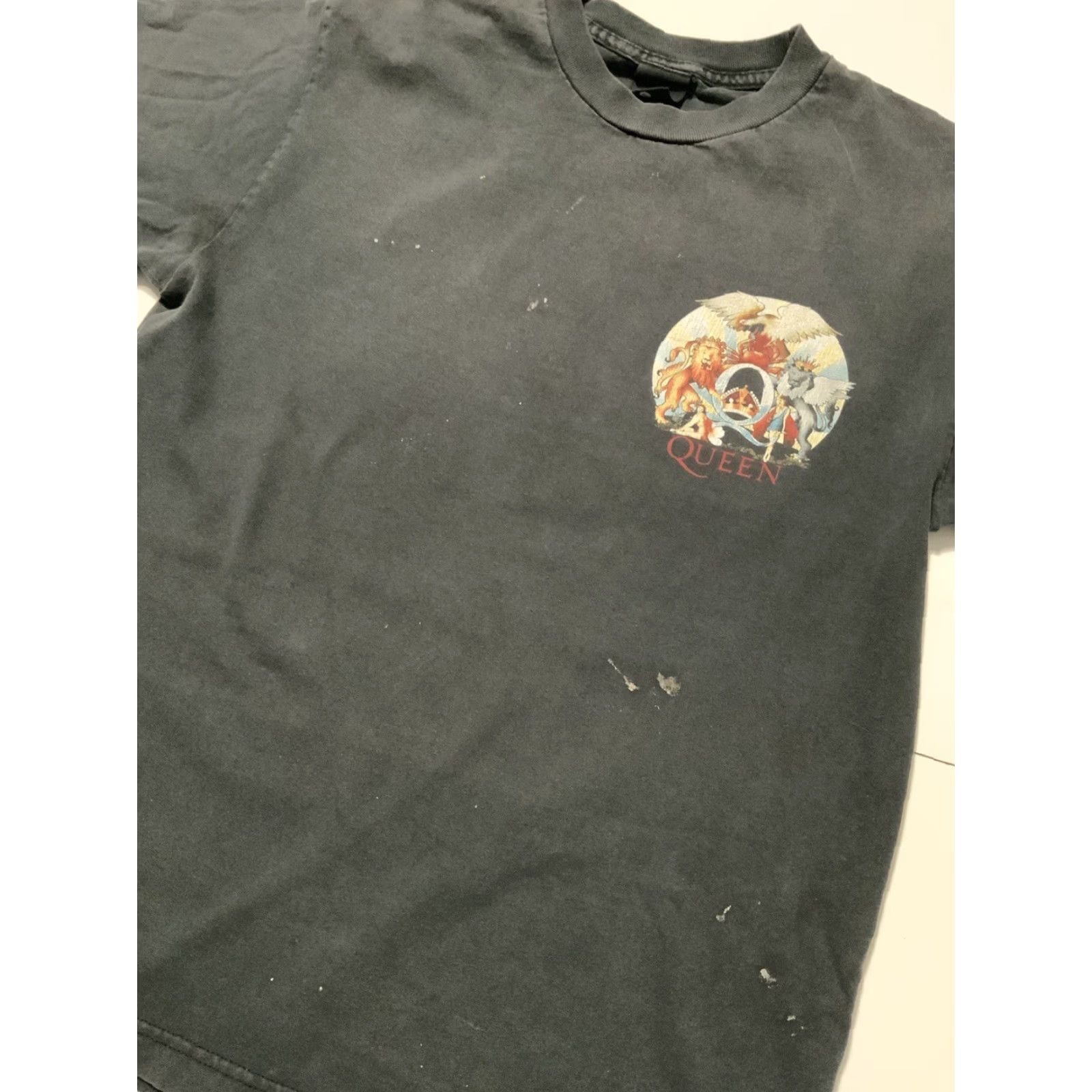 Vintage VINTAGE Queen Day At The Races Rock Band Mercury Double-Sided T-Shirt Sz.S Mens Washed Grey Double-Sided Graphic S/S Band Merch 70s 80s Size US S / EU 44-46 / 1 - 5 Thumbnail