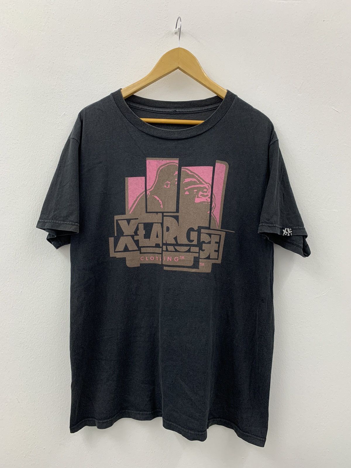 Vintage THRASHED Faded Xlarge Oversized Tshirt Size US XL / EU 56 / 4 - 1 Thumbnail
