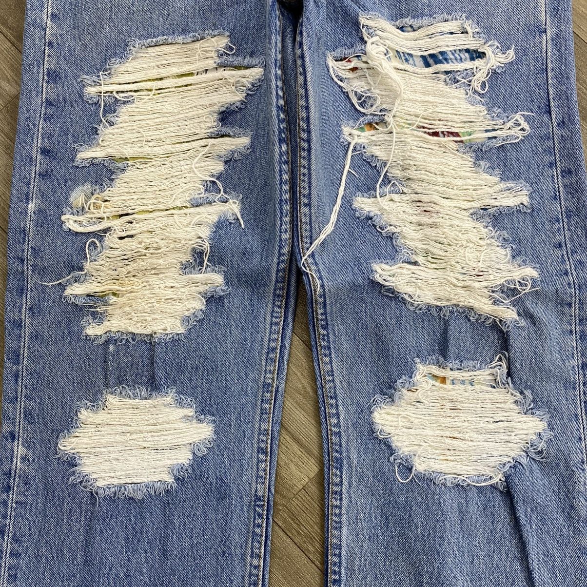 Levi's Vintage Clothing 1990s Vintage Levis 501 USA Sample Distressed Faded Jeans Size US 33 - 3 Thumbnail
