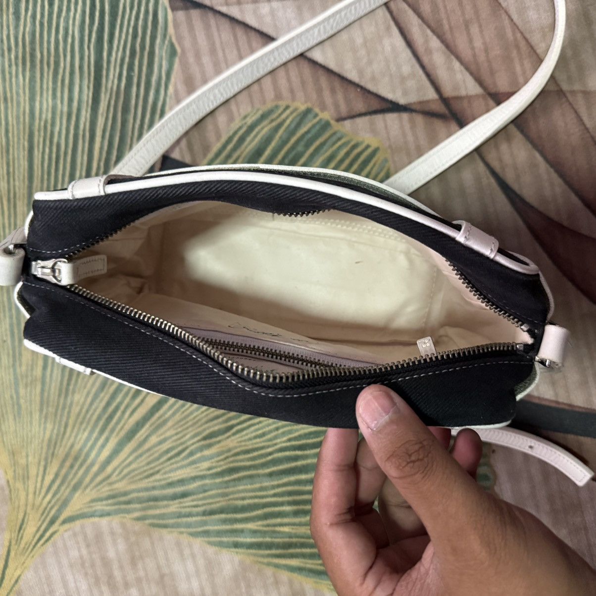 Courreges Vintage Courreges Sling Bag Size ONE SIZE - 5 Thumbnail