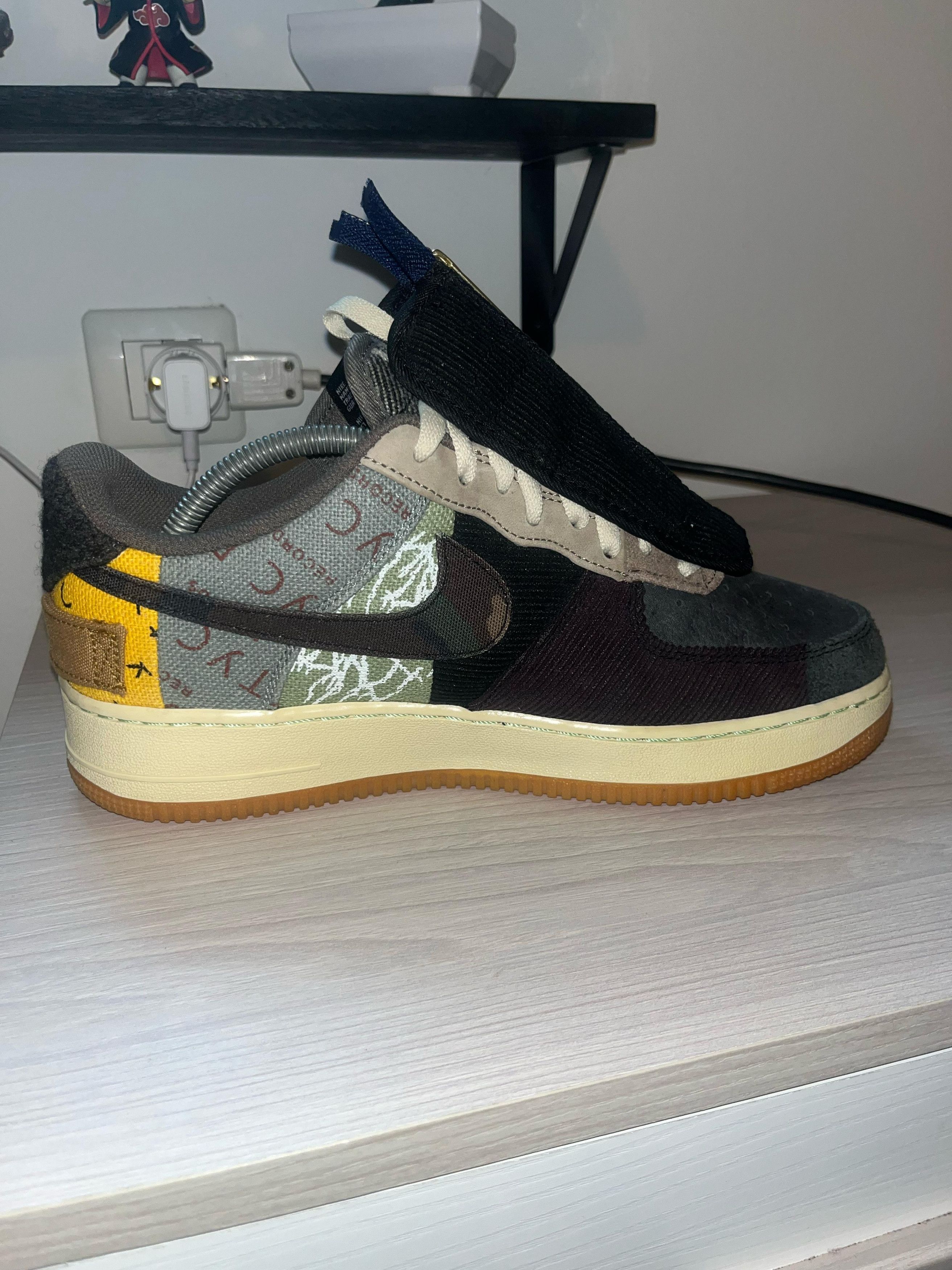 Travis Scott Nike Air Force 1 Low Travis Scott Cactus Jack Size US 9 / EU 42 - 3 Thumbnail