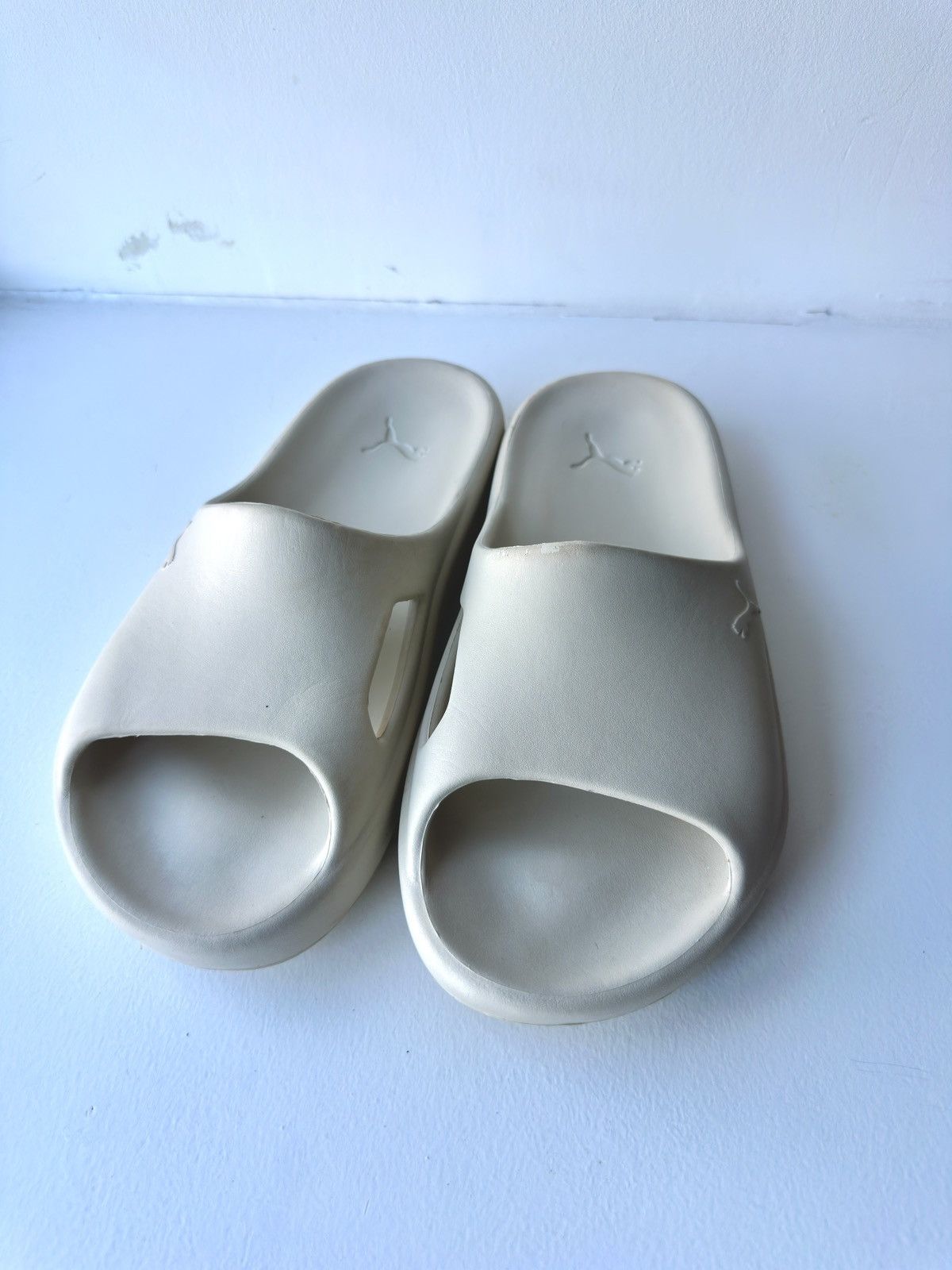 Puma Puma Slides UK9 Size US 10 / EU 43 - 2 Thumbnail