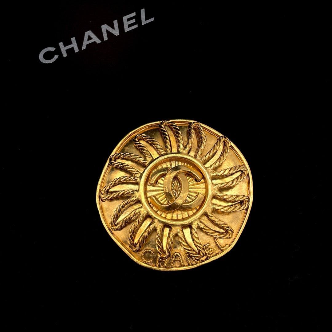 Chanel Chanel Coco Mark Sunny Jumbo Brooch Gp 94A Size ONE SIZE - 1 Thumbnail