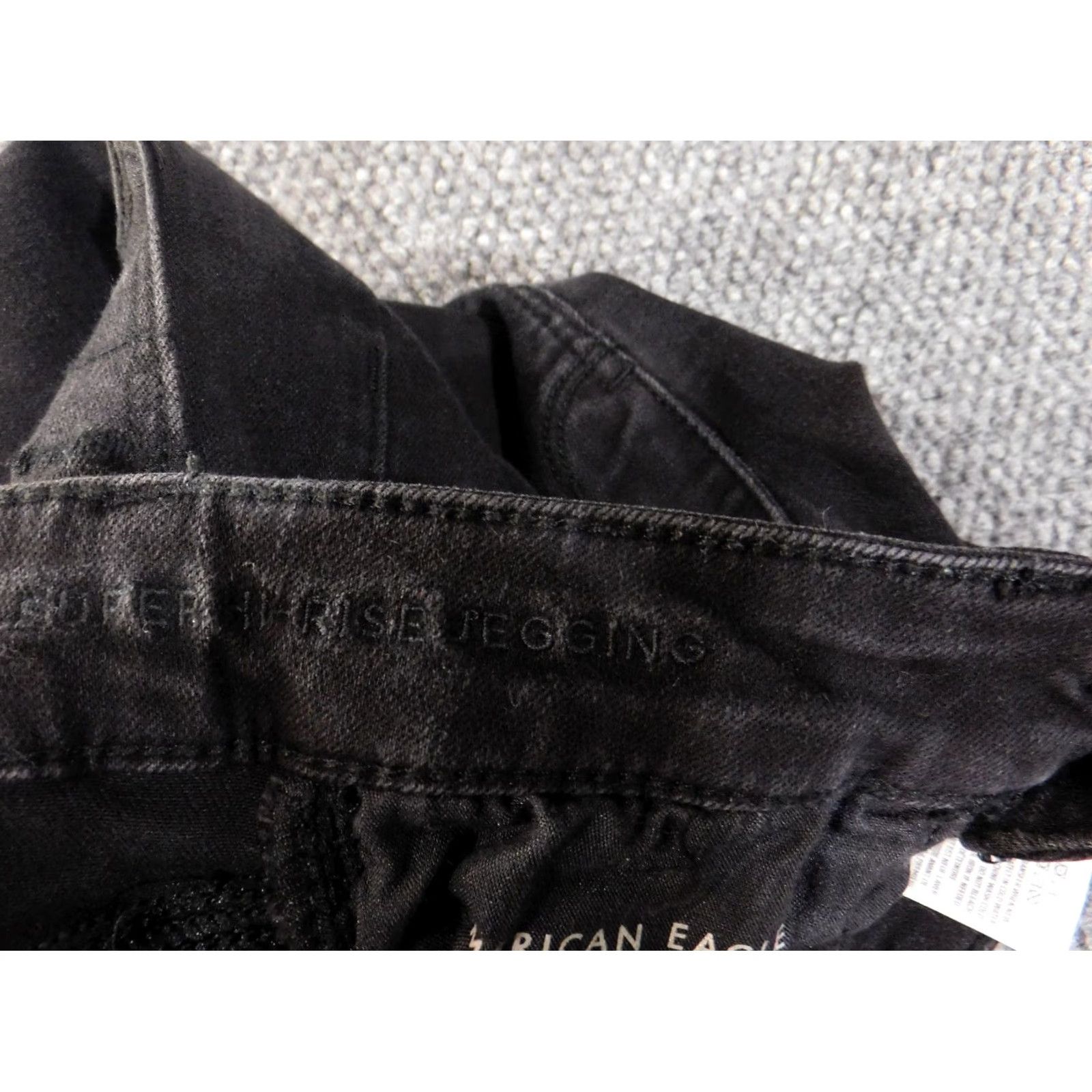 American Eagle Outfitters American Eagle Outfitters Jeans Womens Size 2 Black High Rise Jegging Dark Rise: Mid (8.5-10.5 in) 26 in Inseam 5-Pocket Denim Stretch Regular Fit N/A Size 26" / US 2 / IT 38 - 6 Thumbnail